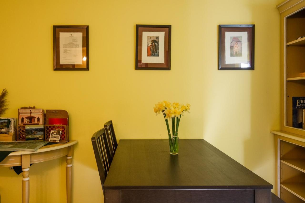 Bed and Breakfast Hollo Panzio Вишеград Экстерьер фото